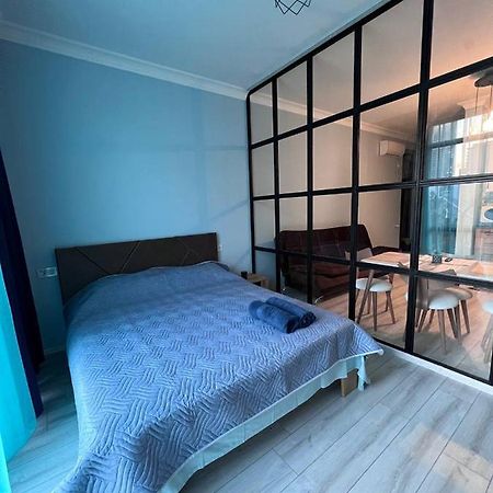 Apartment Merabi Batumi Esterno foto