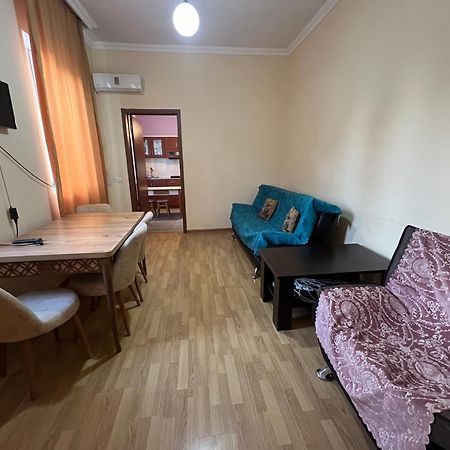 Apartment Merabi Batumi Esterno foto