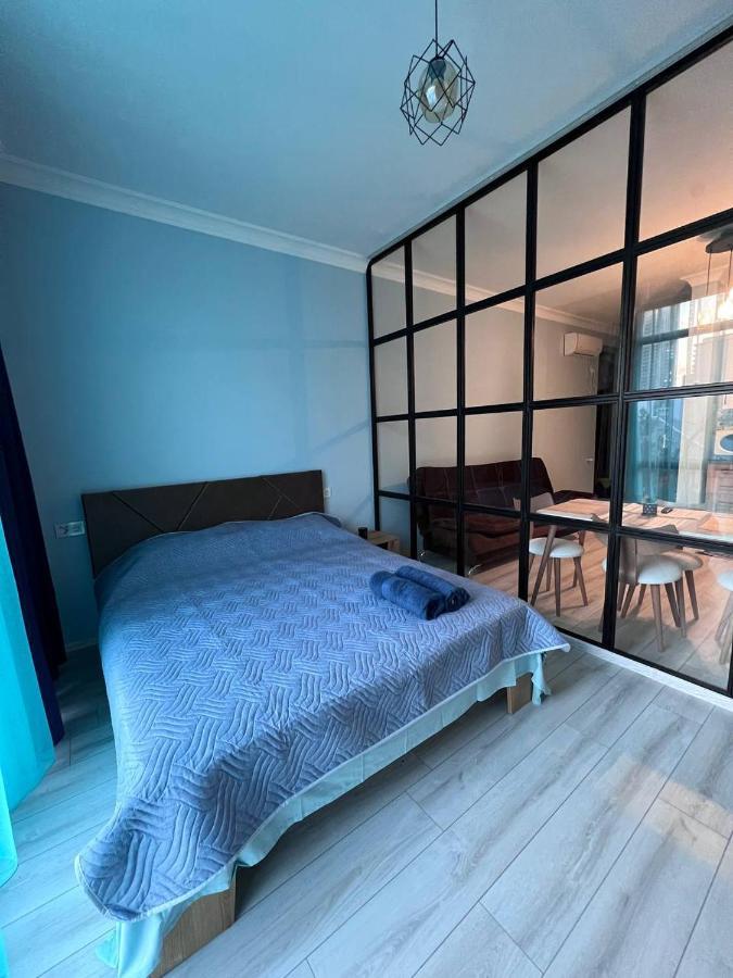 Apartment Merabi Batumi Esterno foto