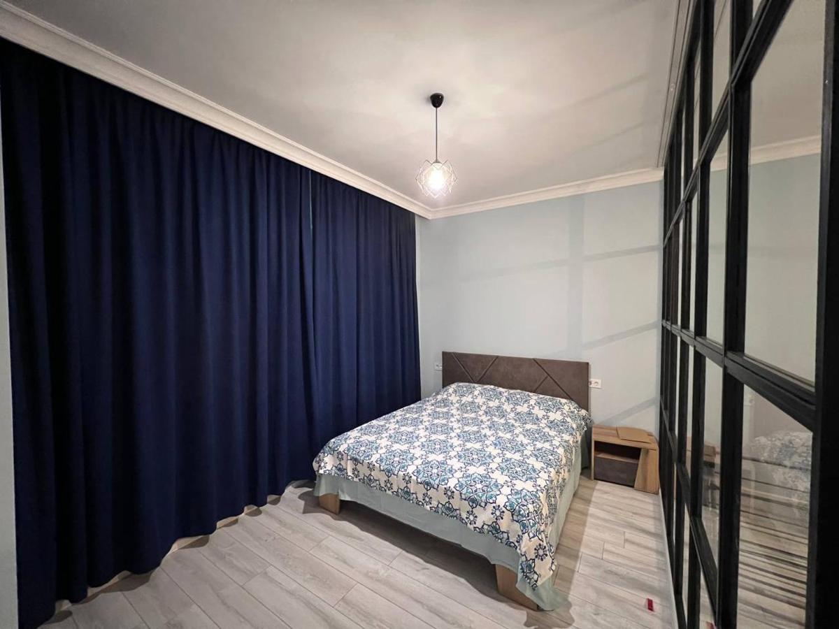 Apartment Merabi Batumi Esterno foto