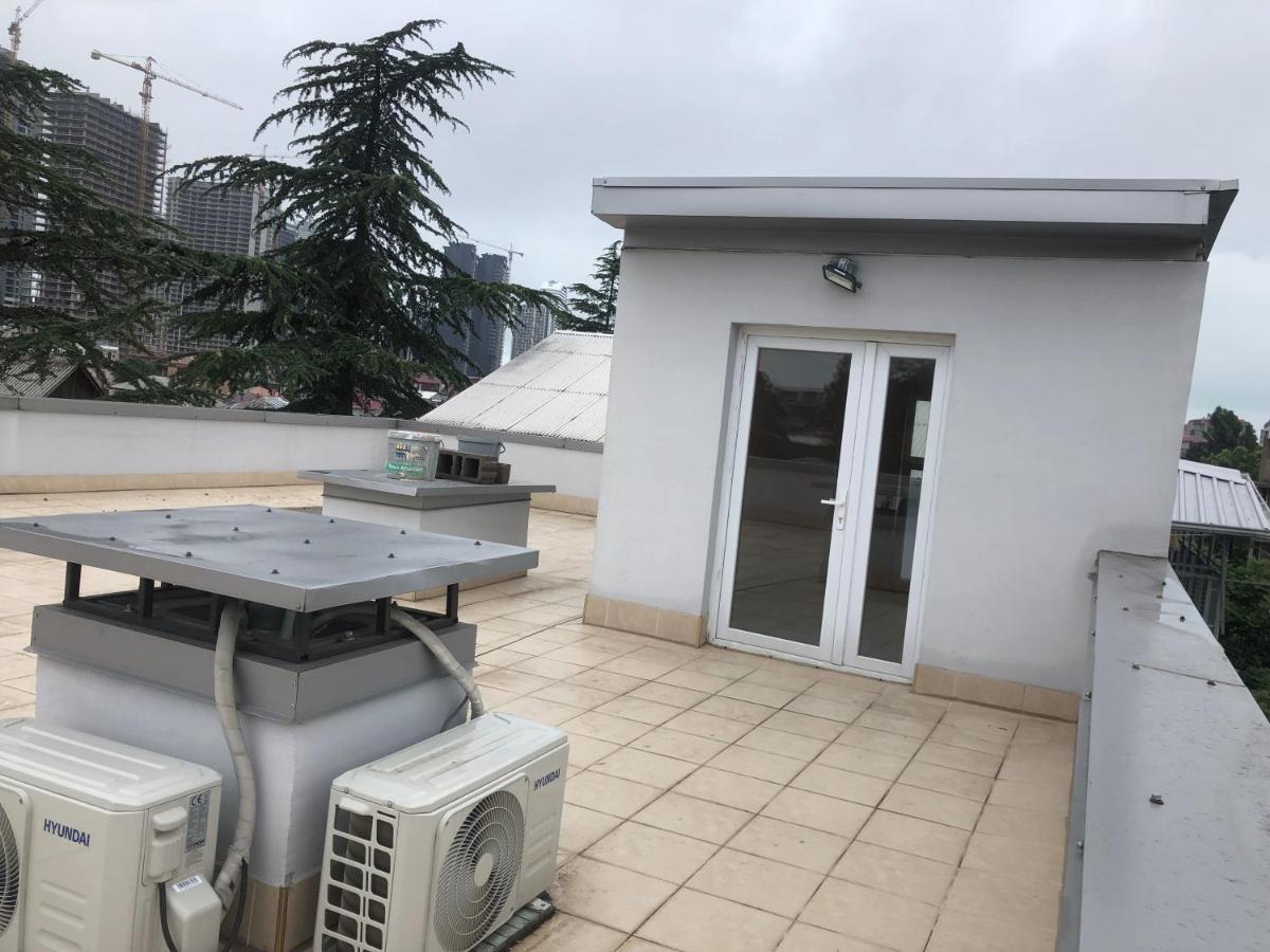 Apartment Merabi Batumi Esterno foto