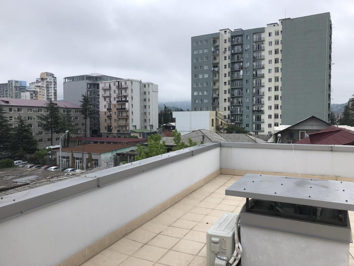 Apartment Merabi Batumi Esterno foto