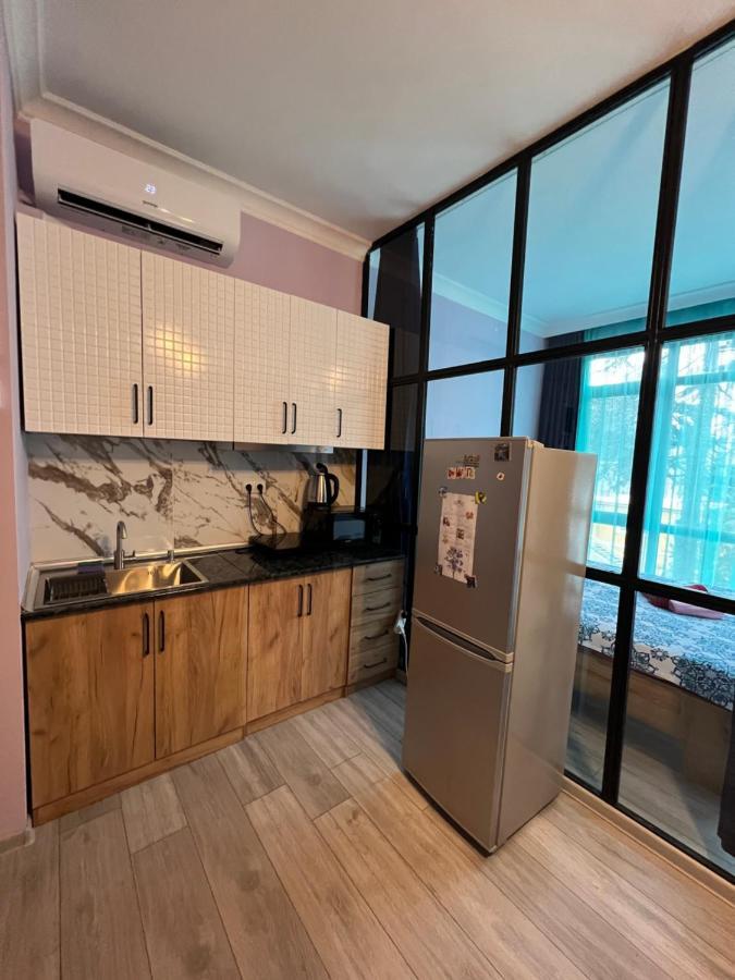 Apartment Merabi Batumi Esterno foto