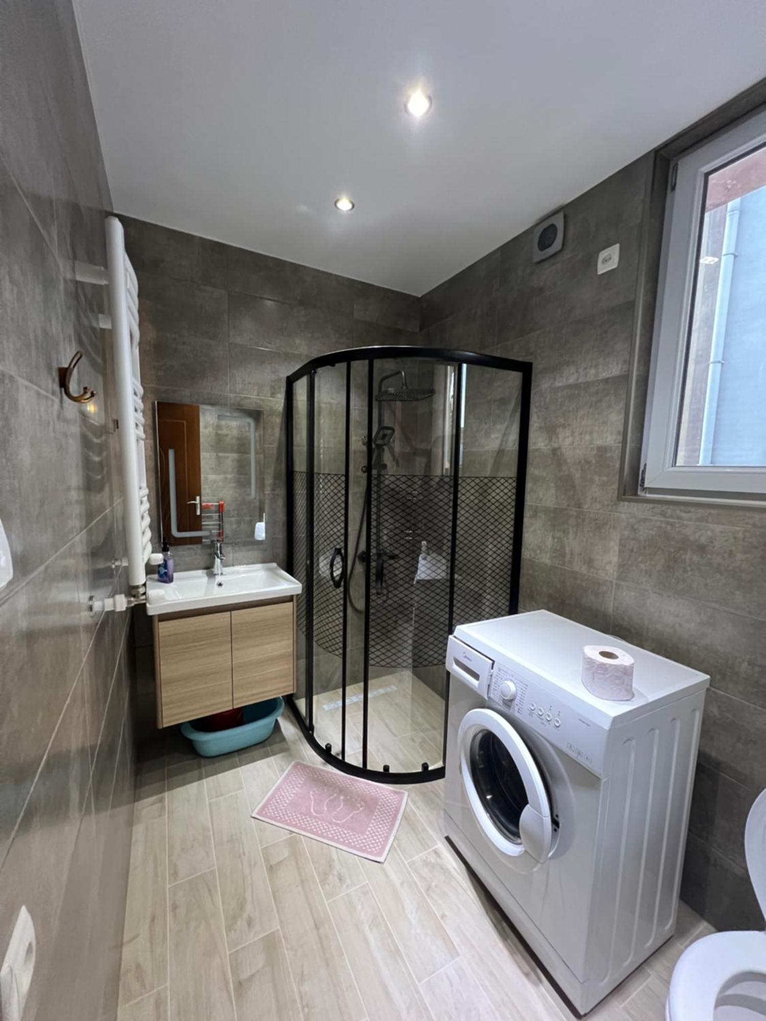 Apartment Merabi Batumi Esterno foto