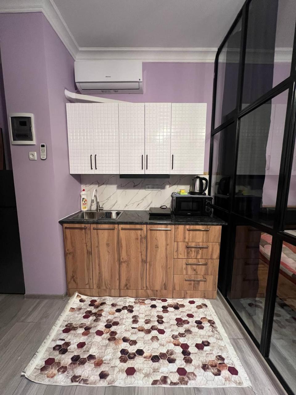 Apartment Merabi Batumi Esterno foto