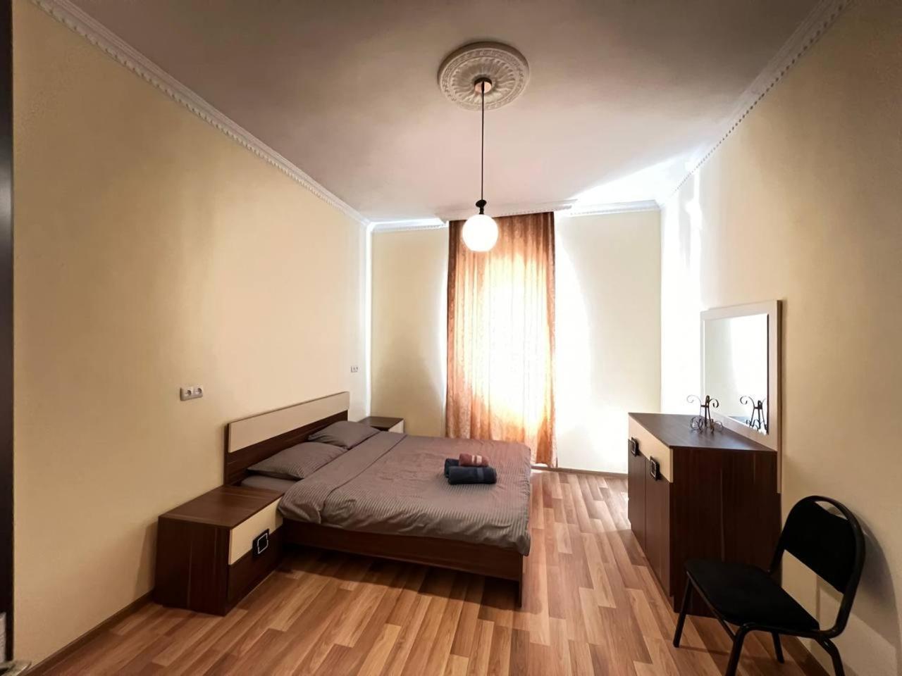 Apartment Merabi Batumi Esterno foto