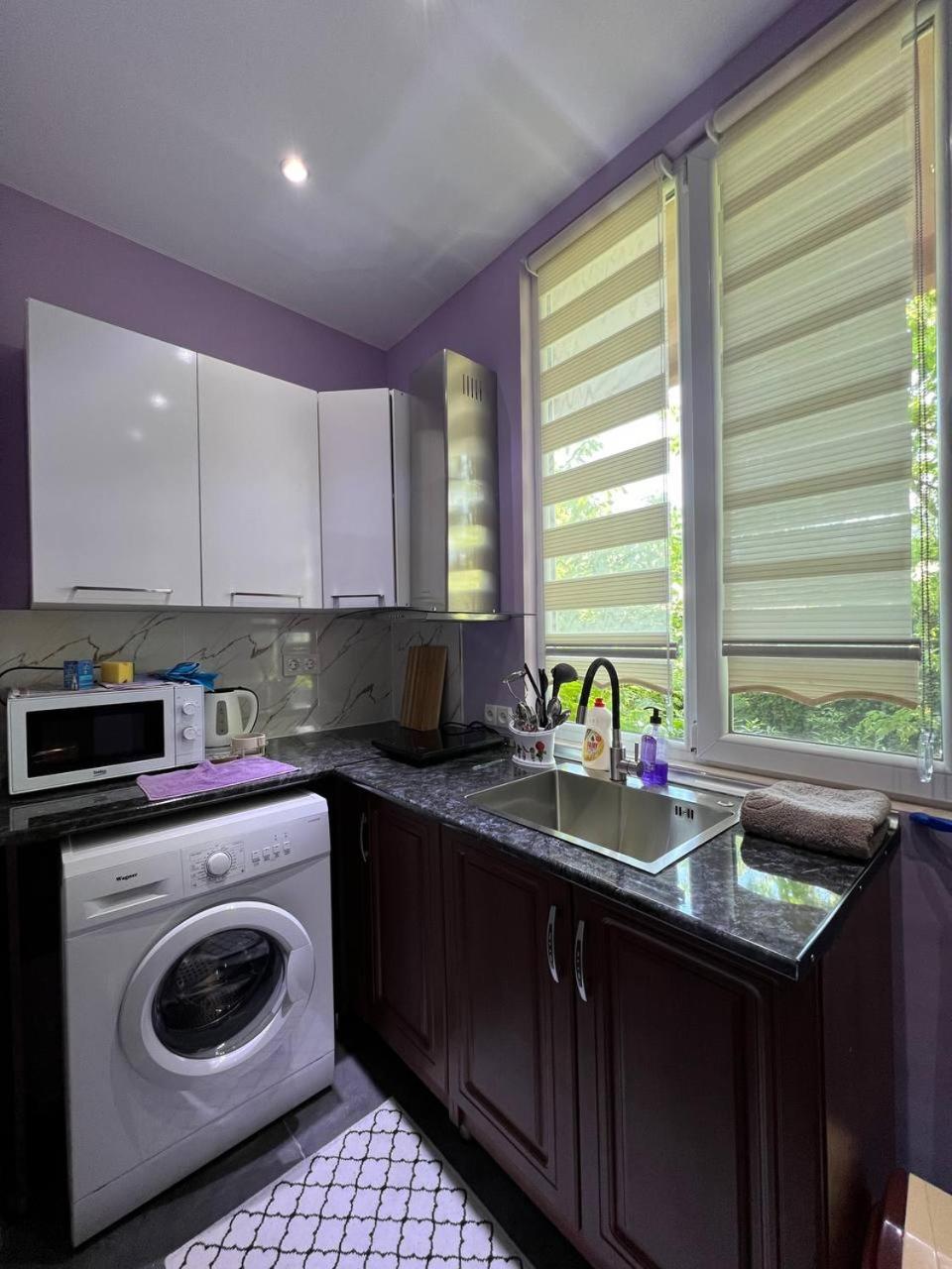 Apartment Merabi Batumi Esterno foto