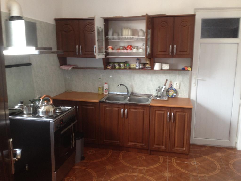 Apartment Merabi Batumi Esterno foto