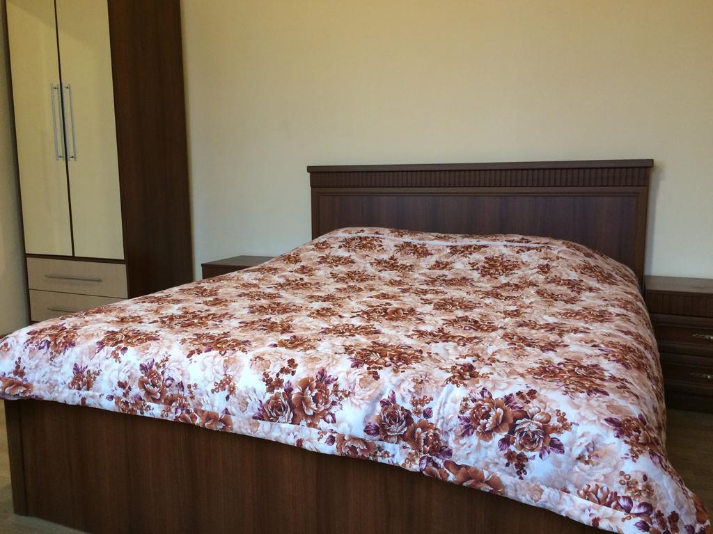 Apartment Merabi Batumi Esterno foto