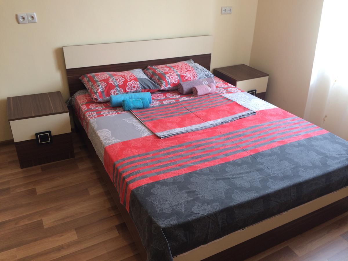 Apartment Merabi Batumi Esterno foto